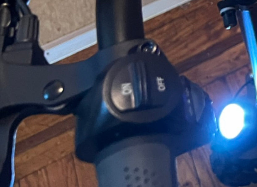 Light switch for Q30 electric scooter（Please pay attention to the difference between new model and old model！）